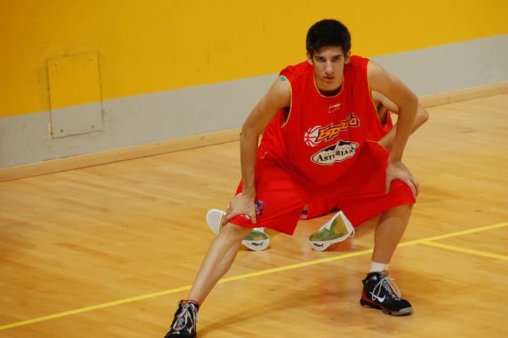 Carlos con la camiseta de la selección española durante un entrenamiento